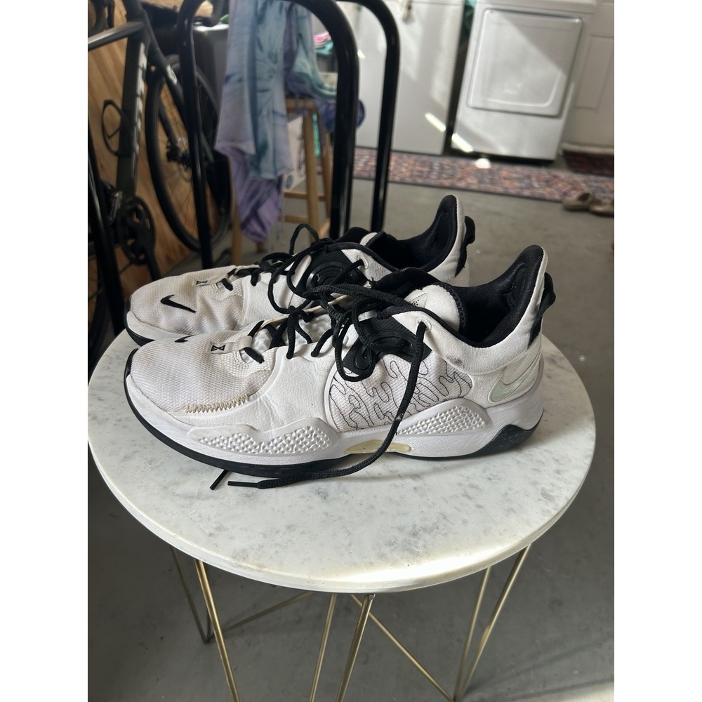 Nike Men's  PG5's  Size 12White Black Low Top Basketball Shoe Lace Up Mesh Upper